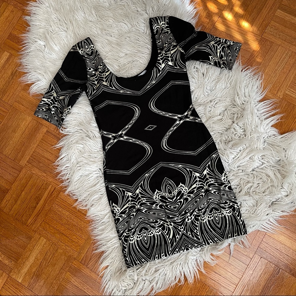 BEBE tribal print mini dress black/gold XS